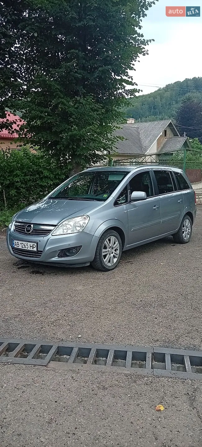 2010 Opel Zafira - мініатюра 2