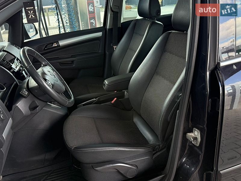 Минивэн Opel Zafira 2010 в Луцке фото 10 Минивэн Opel Zafira 2010 в Луцке