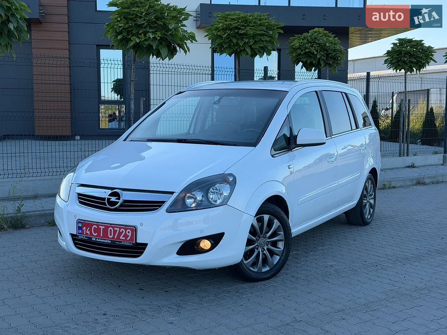2010 Opel Zafira - мініатюра 2