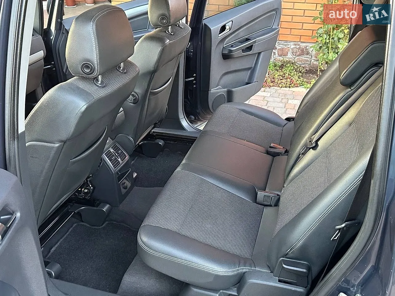 2011 Opel Zafira - мініатюра 27