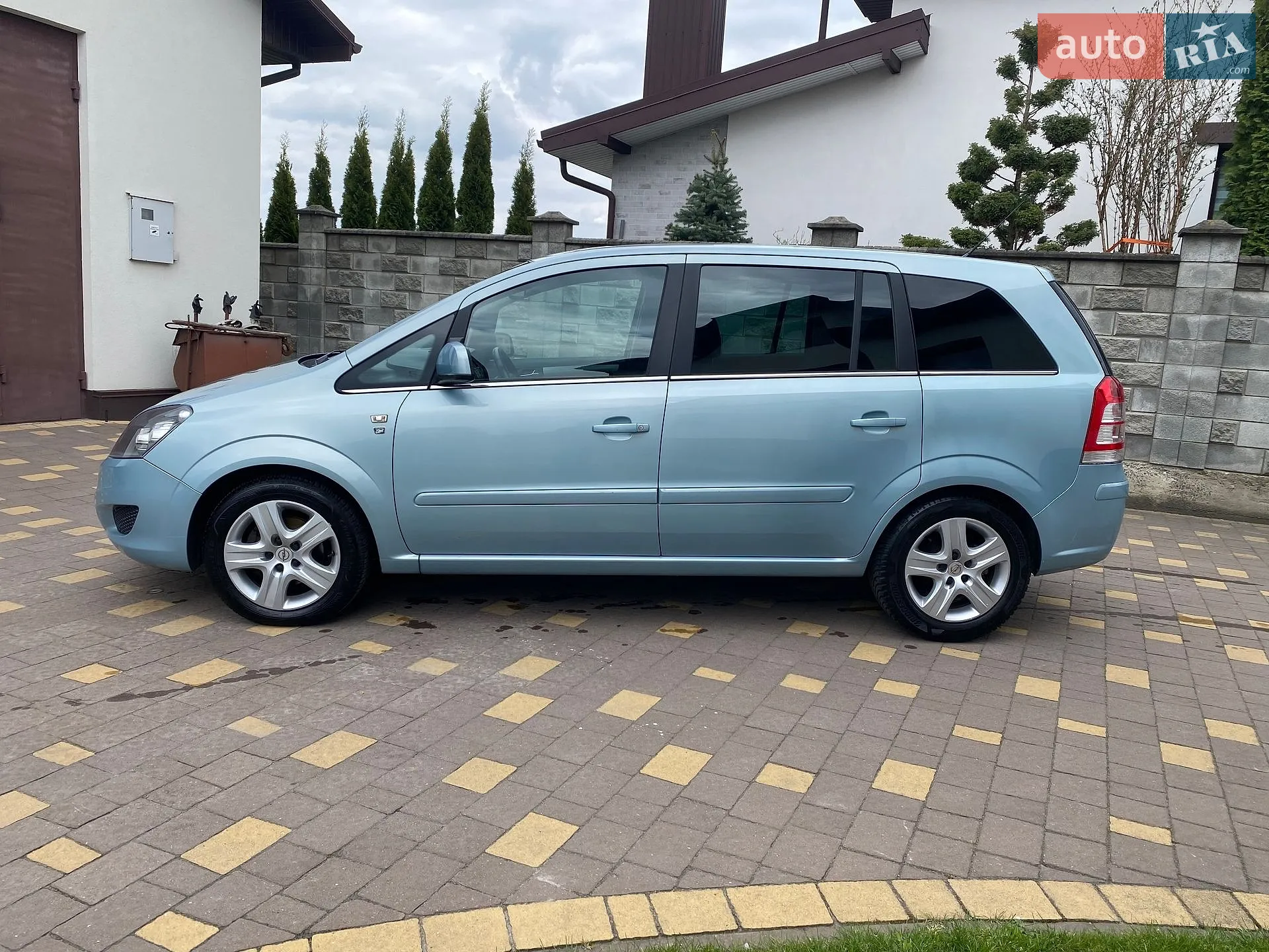 2010 Opel Zafira - мініатюра 2