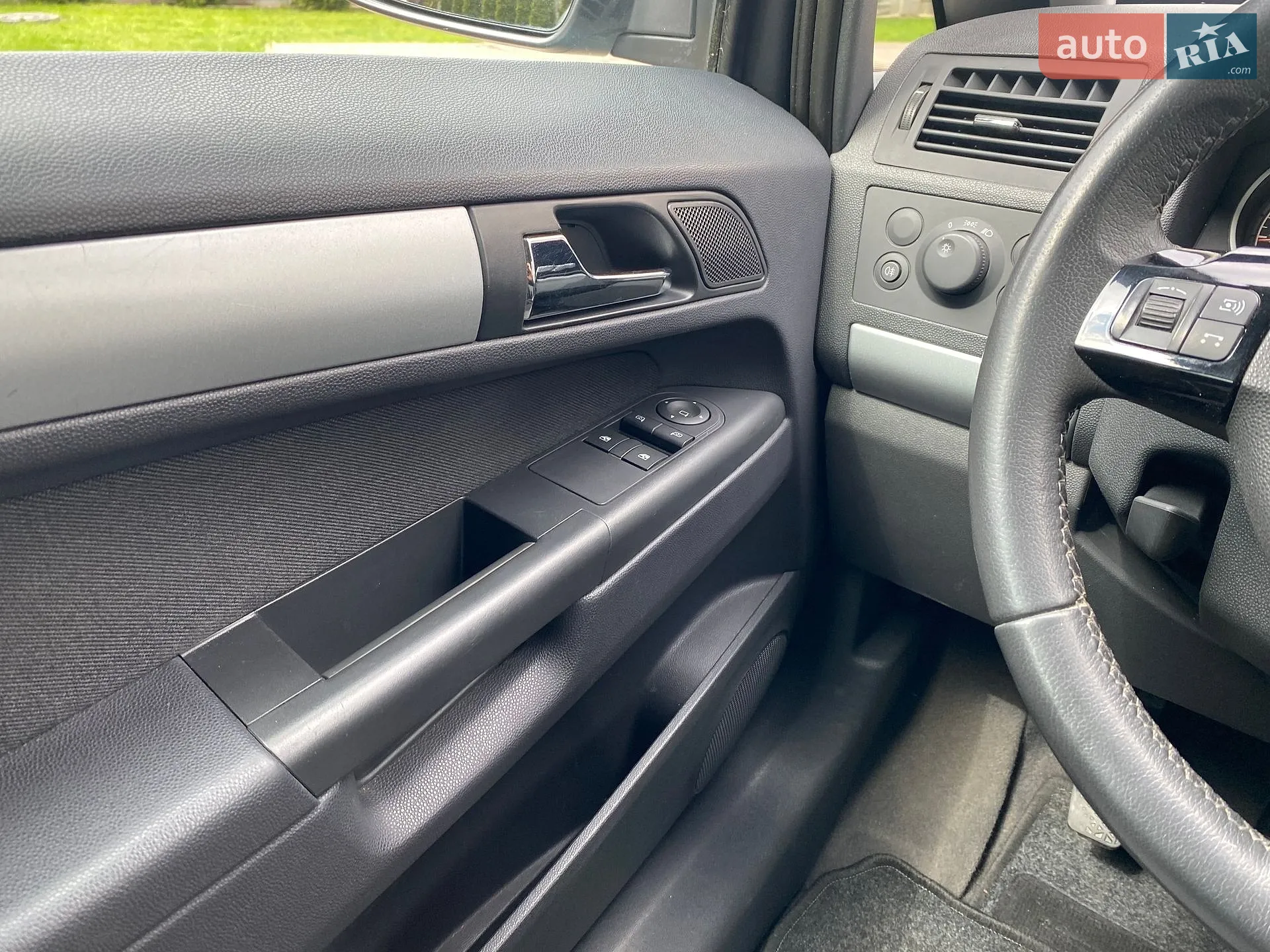 2010 Opel Zafira - мініатюра 30