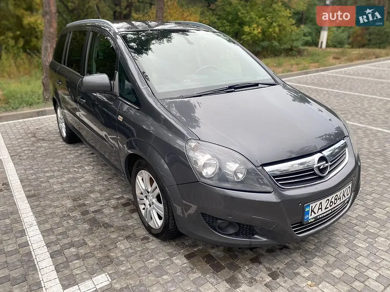 Opel Zafira 2012