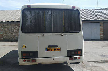 Приміський автобус ПАЗ 32051 2004 в Кременчуці