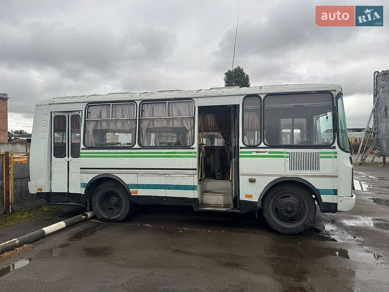 Приміський автобус ПАЗ 32051 2003 в Дубні
