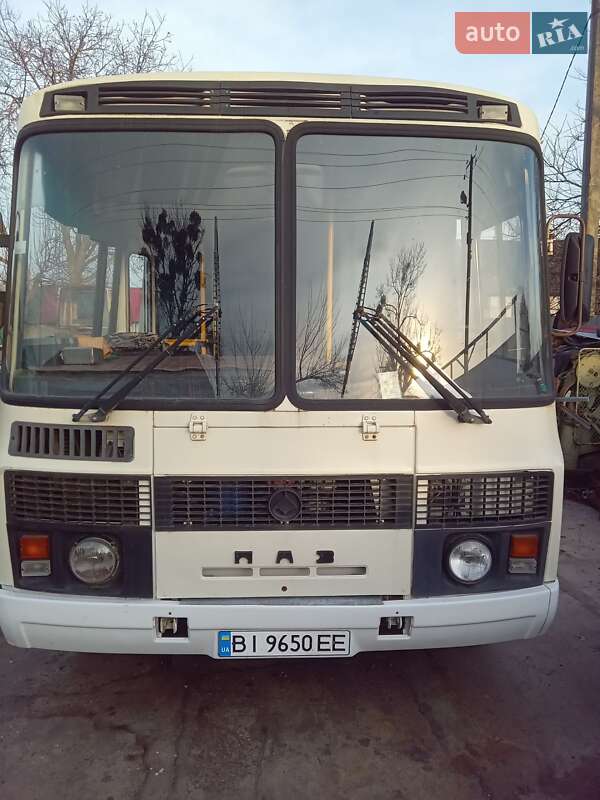 Пригородный автобус ПАЗ 32053 2004 в Великой Багачке фото Пригородный автобус ПАЗ 32053 2004 в Великой Багачке
