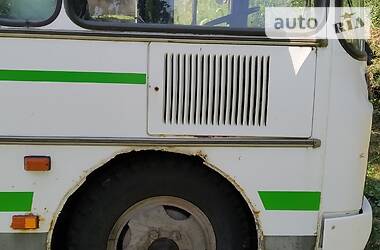 Городской автобус ПАЗ 3205 2003 в Глухове