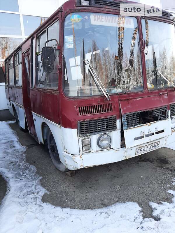 Пригородный автобус ПАЗ 3205 1991 в Хмельницком