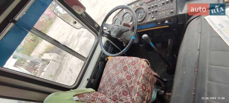 Городской автобус ПАЗ 3205 2005 в Киеве