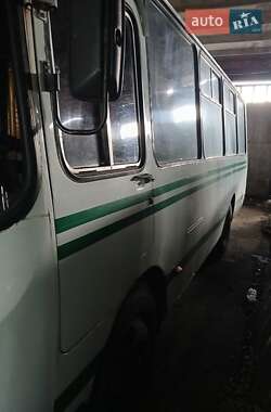 Пригородный автобус ПАЗ 3205 2005 в 