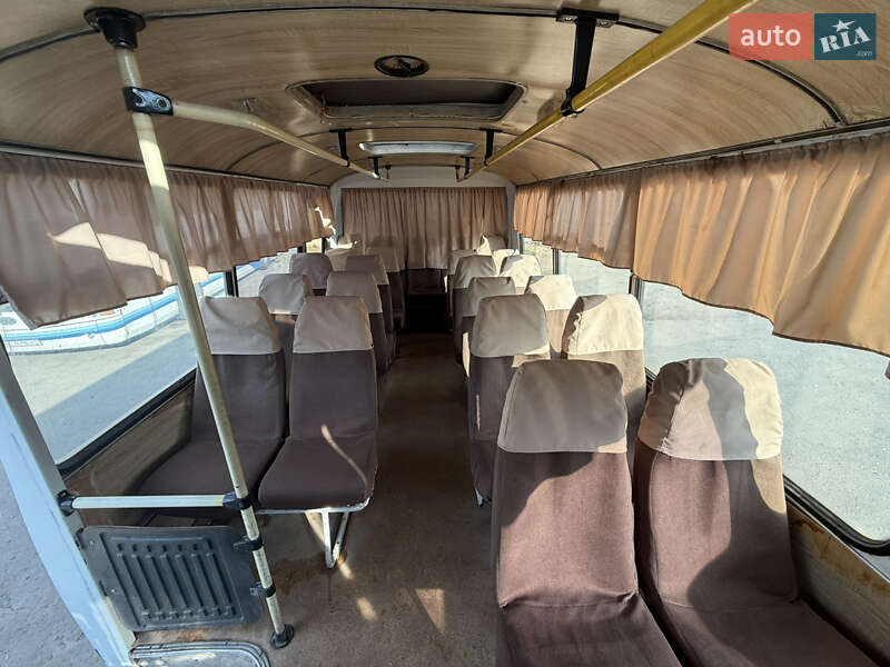 Міський автобус ПАЗ 3205 1990 в Кам'янському