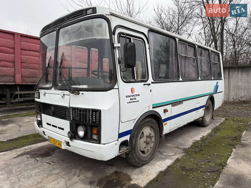 Міський автобус ПАЗ 3205 2006 в Кам'янському