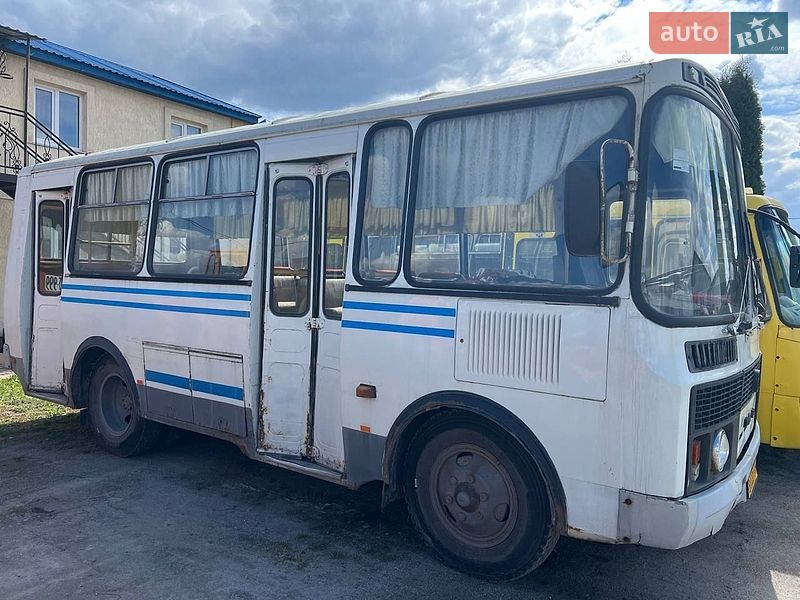 Городской автобус ПАЗ 3205 2006 в Староконстантинове