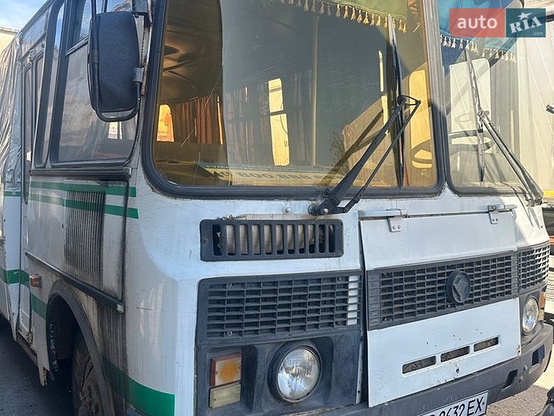 Приміський автобус ПАЗ 3205 2000 в Запоріжжі