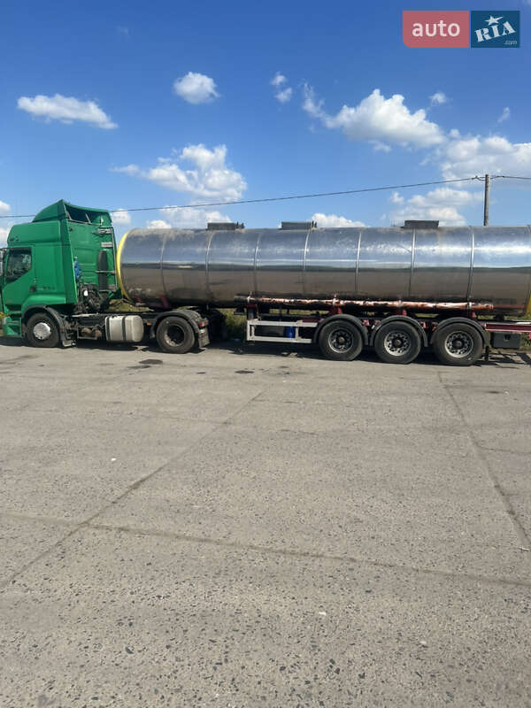 Цистерна напівпричіп Petro MNG 45 2003 в Бучі