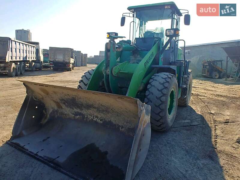 Фронтальный погрузчик PetroNick 936 2014 в Львове