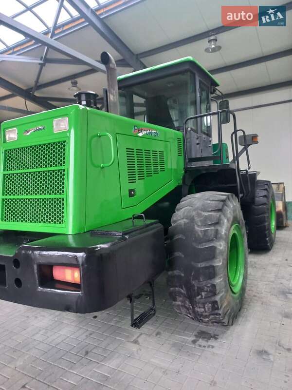 Фронтальный погрузчик PetroNick PN 2011 в Ровно фото 3 Фронтальный погрузчик PetroNick PN 2011 в Ровно
