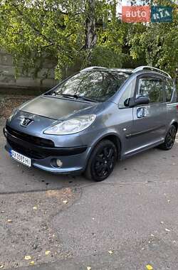 Микровэн Peugeot 1007 2005 в 