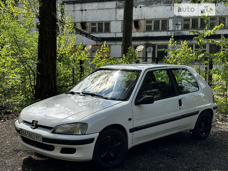 Хэтчбек Peugeot 106 1999 в Киеве