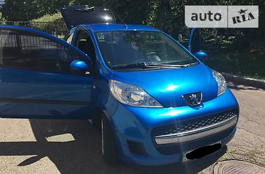 Хэтчбек Peugeot 107 Hatchback (3d) 2012 в Полтаве