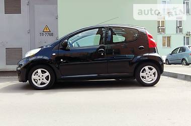 Хэтчбек Peugeot 107 2011 в Киеве