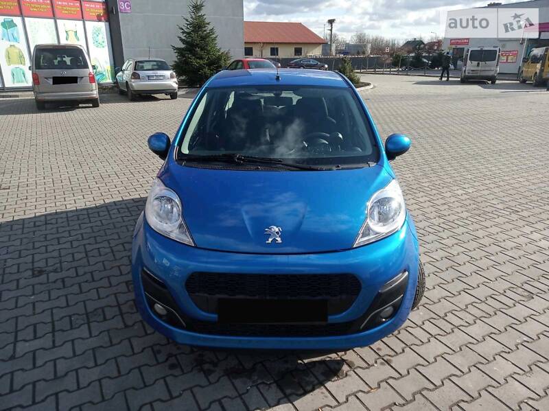 Хетчбек Peugeot 107 2013 в 