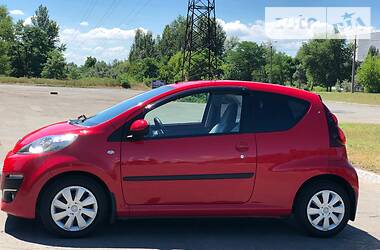 Хэтчбек Peugeot 107 2013 в Киеве