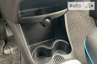 Хетчбек Peugeot 107 2012 в 