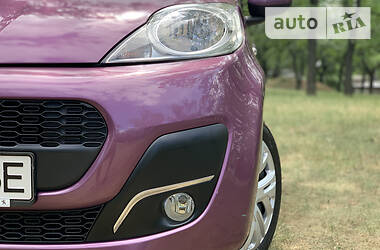 Хетчбек Peugeot 107 2012 в 
