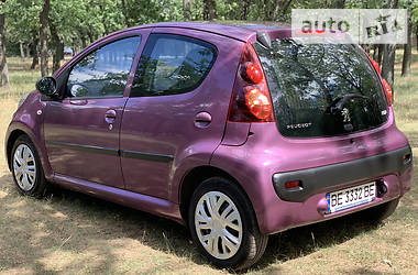Хетчбек Peugeot 107 2012 в 