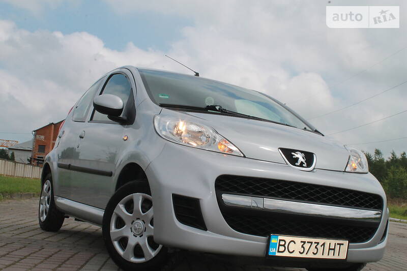 Хетчбек Peugeot 107 2011 в Дрогобичі