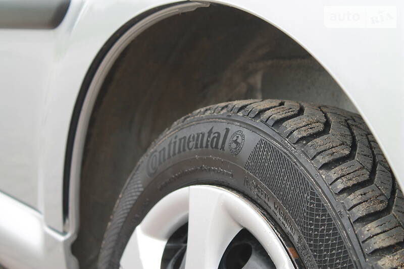 Хетчбек Peugeot 107 2011 в Дрогобичі