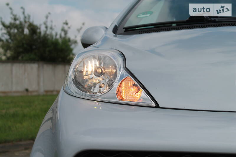 Хетчбек Peugeot 107 2011 в Дрогобичі