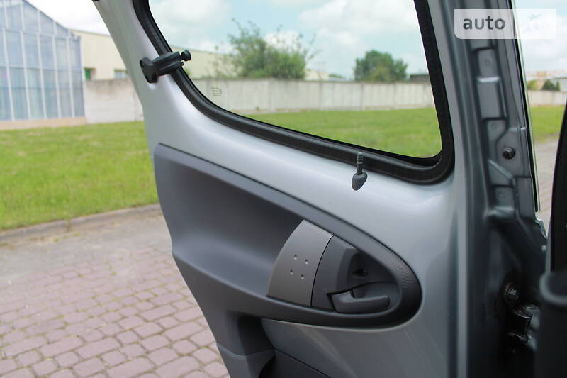 Хетчбек Peugeot 107 2011 в Дрогобичі