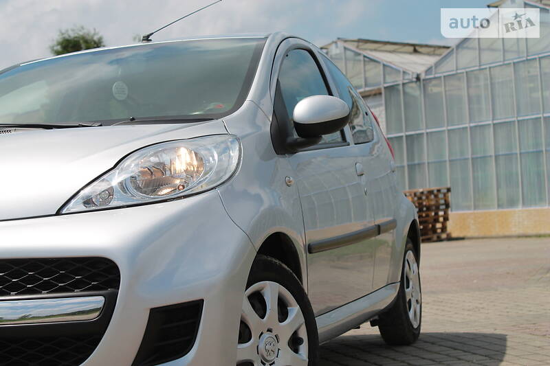 Хетчбек Peugeot 107 2011 в Дрогобичі