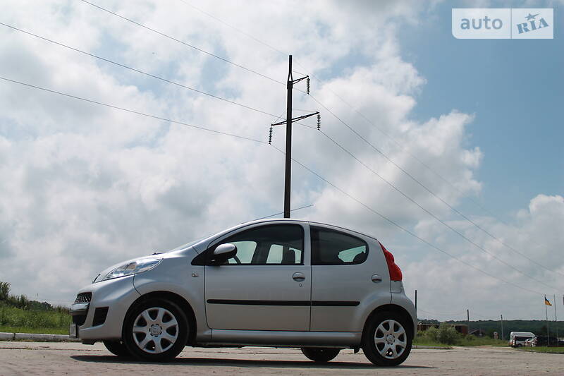 Хетчбек Peugeot 107 2011 в Дрогобичі