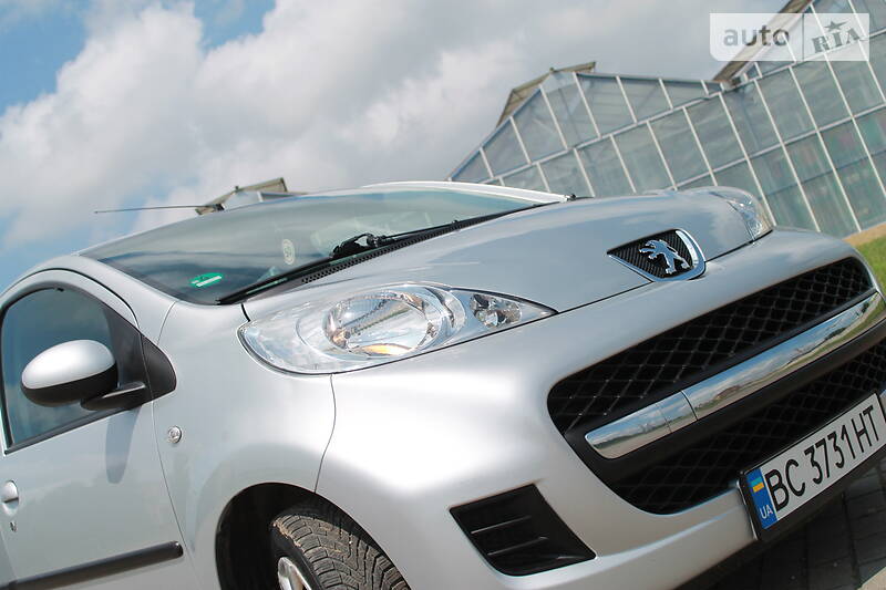 Хетчбек Peugeot 107 2011 в Дрогобичі