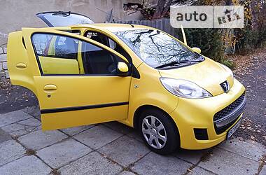 Хэтчбек Peugeot 107 2011 в Стрые