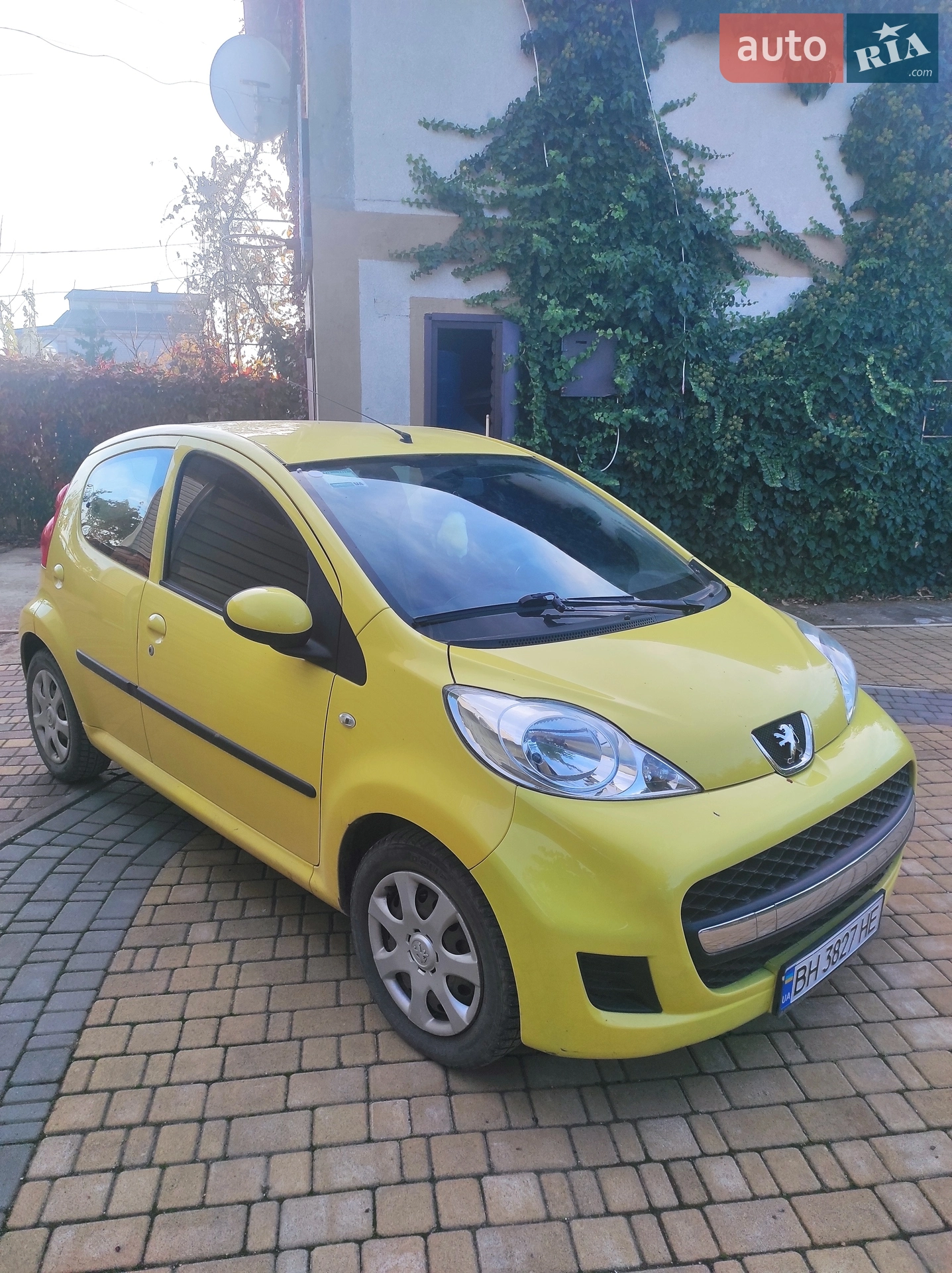 2011 Peugeot 107 - фото 1