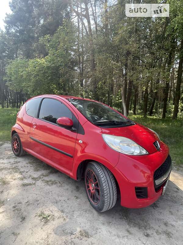 Хетчбек Peugeot 107 2010 в Львові