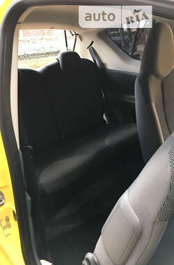 Хетчбек Peugeot 107 2006 в 