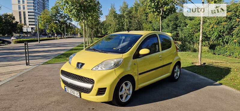 Хэтчбек Peugeot 107 2010 в Днепре