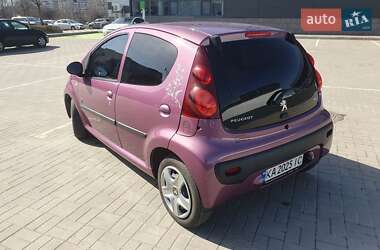 Хэтчбек Peugeot 107 2013 в 