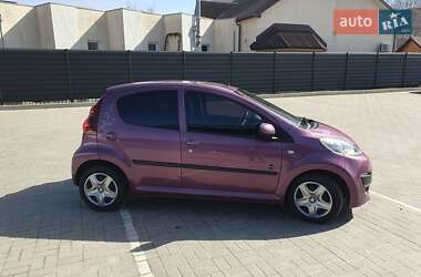 Хэтчбек Peugeot 107 2013 в 
