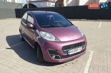 Хэтчбек Peugeot 107 2013 в 