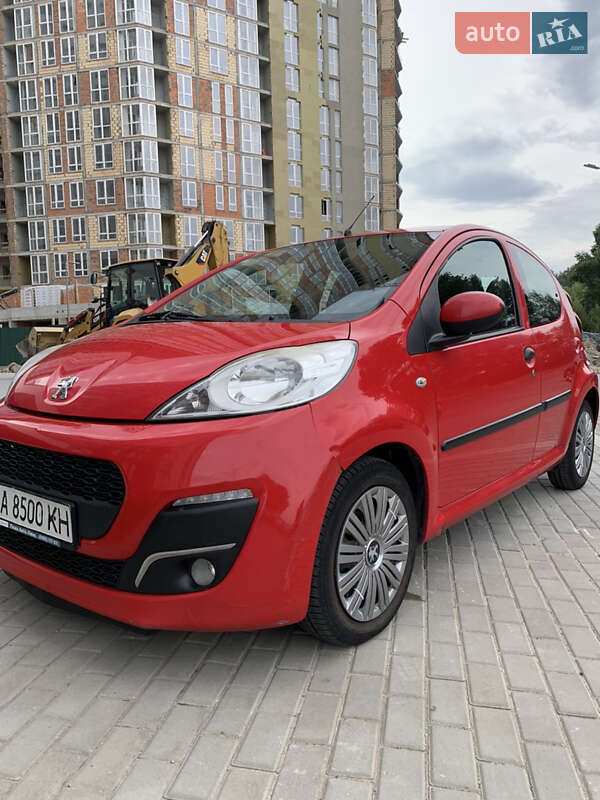 Хэтчбек Peugeot 107 2012 в Киеве