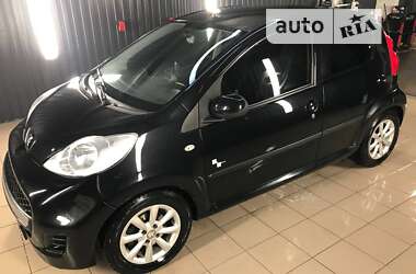 Хэтчбек Peugeot 107 2011 в Киеве