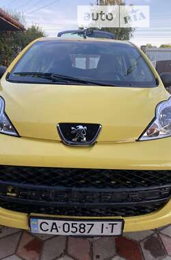 Хэтчбек Peugeot 107 2011 в Богуславе