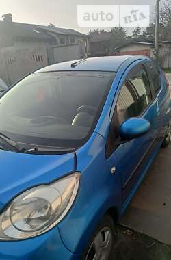 Хэтчбек Peugeot 107 2011 в Киеве