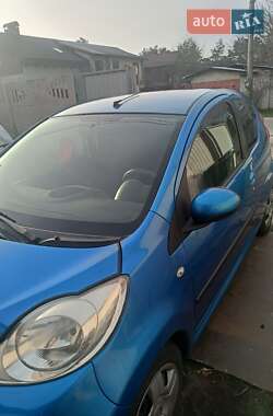 Хэтчбек Peugeot 107 2011 в 